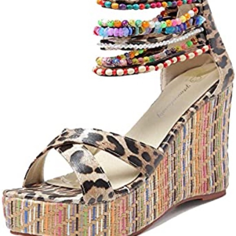 Get more Beauty☀️Leopard print beaded sandals